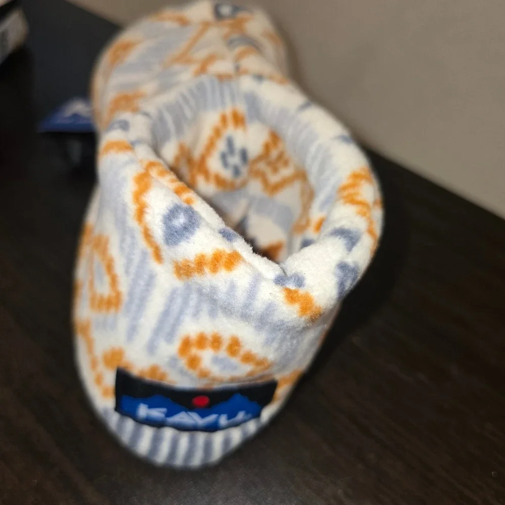 KAVU Drink Mitt Chalet Holiday Cream print Fleece Hot chocolate coozie glove